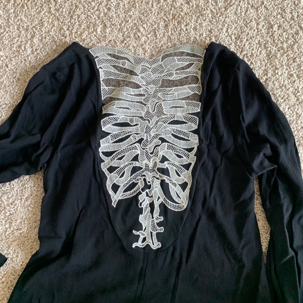 Beautiful new skeleton back top